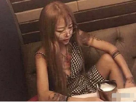 辛巴女网红爆料视频,揭秘娱乐圈惊人内幕 第2张 辛巴女网红爆料视频,揭秘娱乐圈惊人内幕 第2张