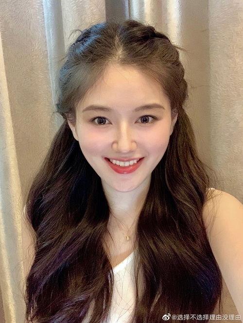 新疆吃瓜网红是谁呀,她是如何成为网络红人的？  第2张